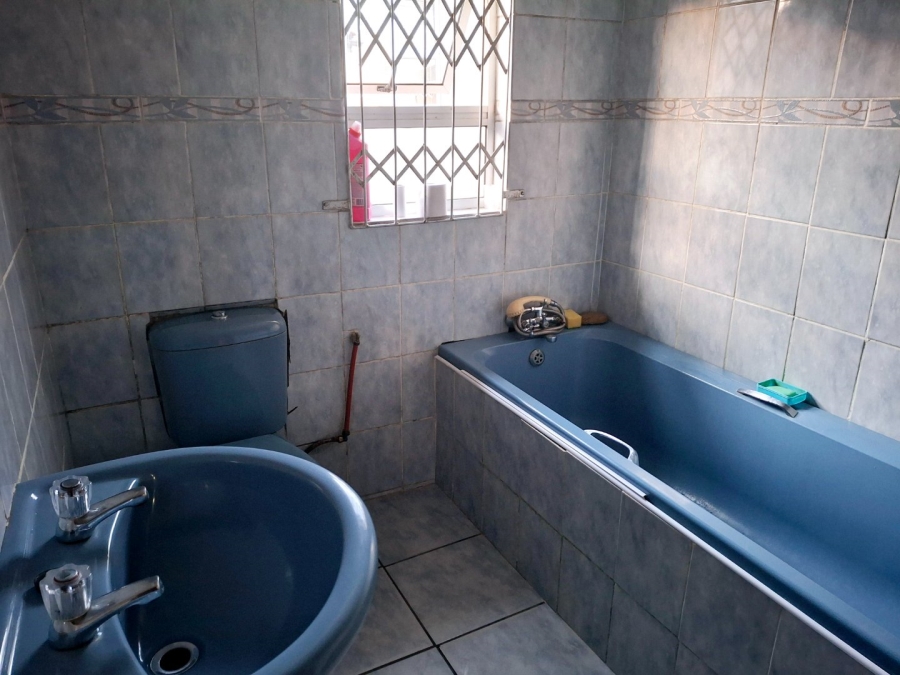 5 Bedroom Property for Sale in Mdantsane Eastern Cape